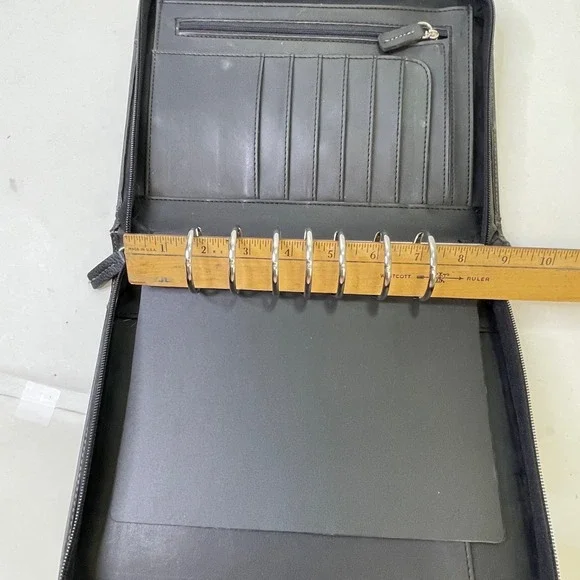 Franklin Covey  Zip Around Classic Planner  7 Ring  10.5" X 8" Black - Picture 10 of 14